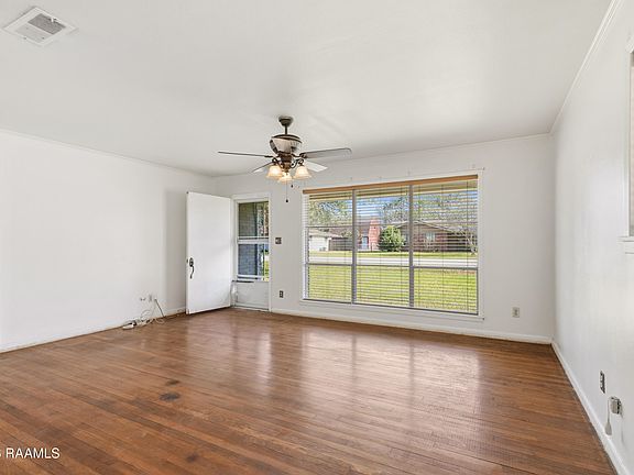 2nd image of 104 Lynn Dr