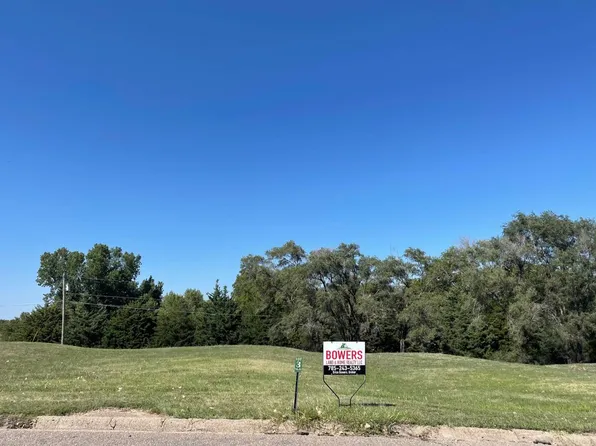 5 Terrace Cir, Concordia, KS 66901