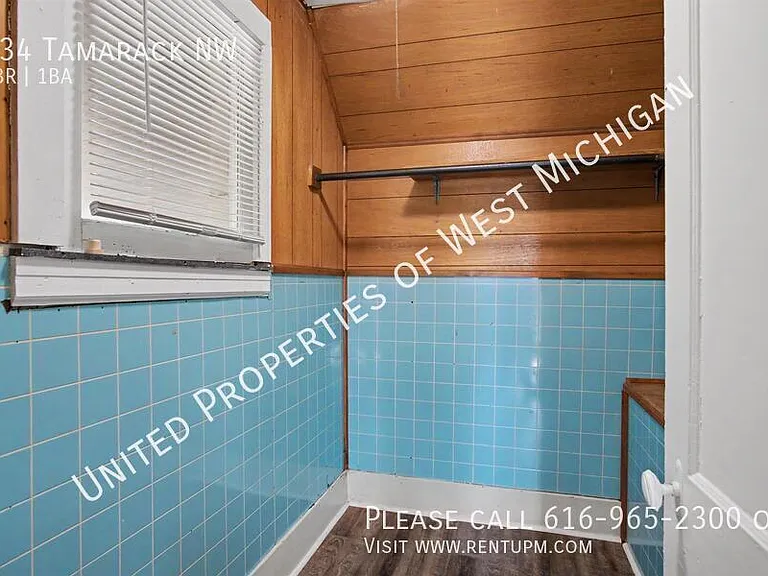 934 Tamarack Ave NW — Photo 13