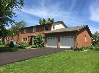 6338 Colebrook Dr, Indianapolis, IN 46220