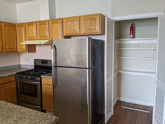 4th image of 2677 Mission St Dept C