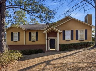 5109 Lakehurst Dr, Northport, AL 35473
