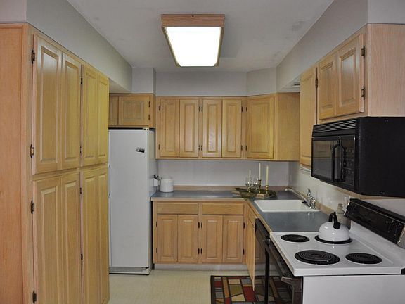 4th image of 161 Ivanhoe Ave NE
