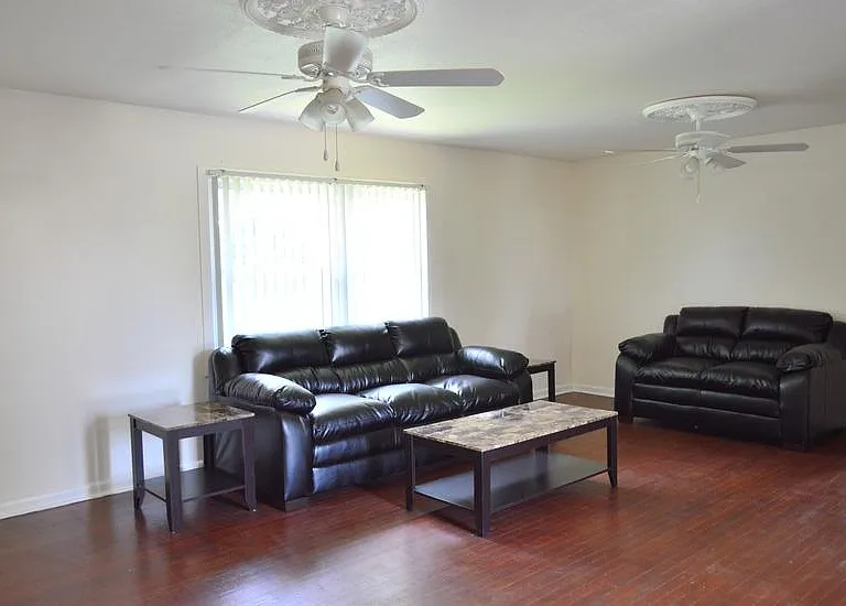 1022 E Colvin St — Photo 3