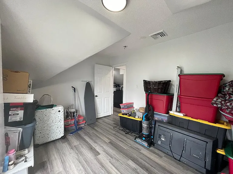 119 Hanover St #3 — Photo 10