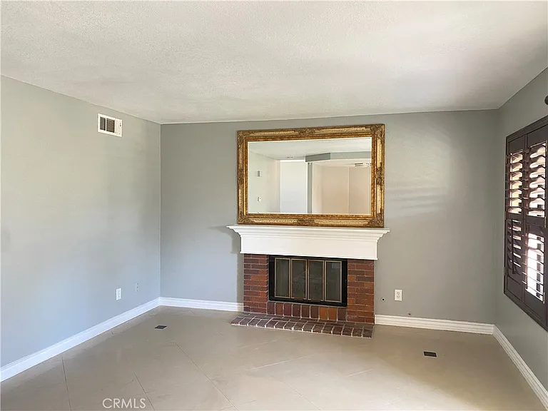 964 Summitridge Dr — Photo 7
