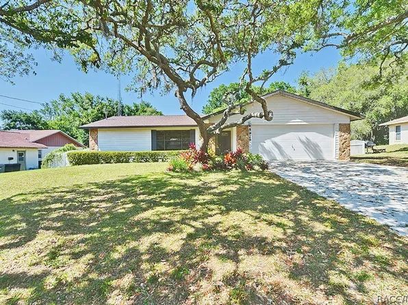 5929 W Woodside Dr, Crystal River, FL 34429