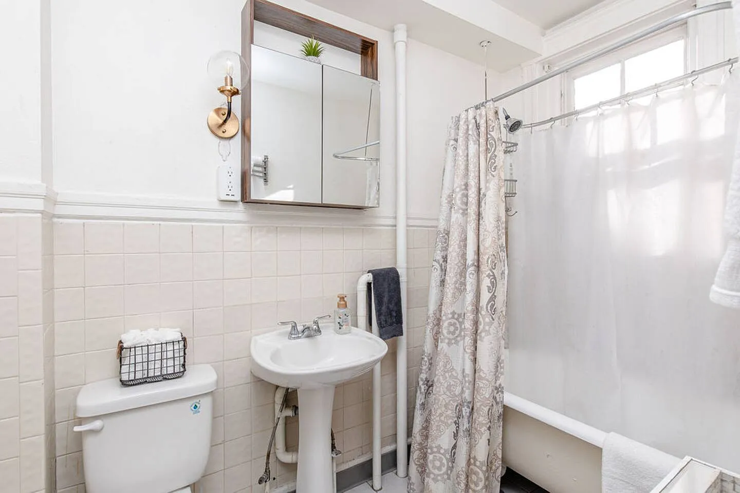 1 bed, 390 sqft, $1,450 — Photo 2