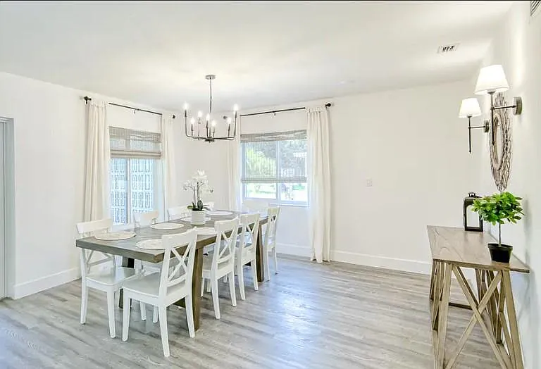 108 NE 9th Ave — Photo 3