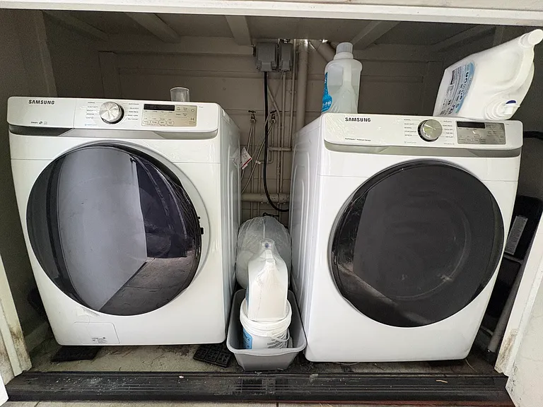 In unit full size washer and dryer