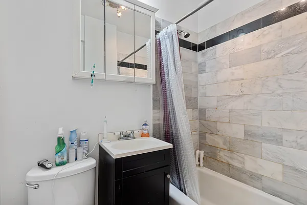 Rented by Dalan Rentals | media 36