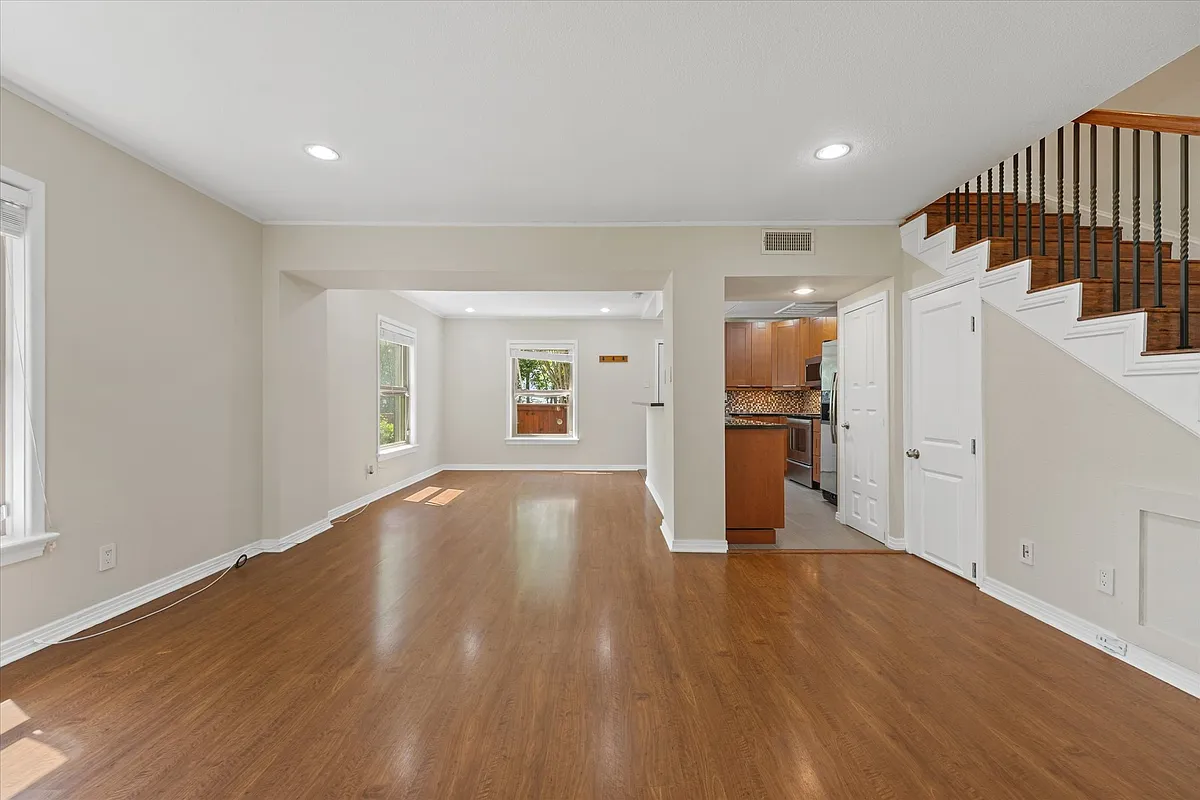 Large living Room with Tons of Light - 6461 Bordeaux Ave #6461