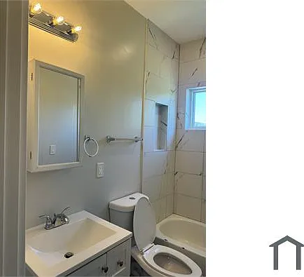 2622 University Pl NW #305 — Photo 8