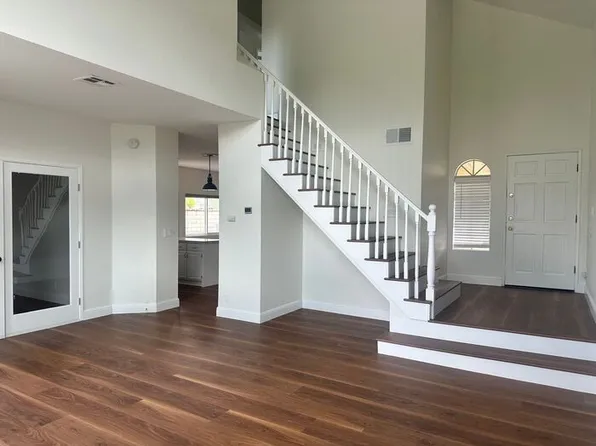 22821 Aspen Ct, Santa Clarita, CA 91390