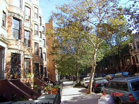 Rented by Metropolitan Realty | media 12