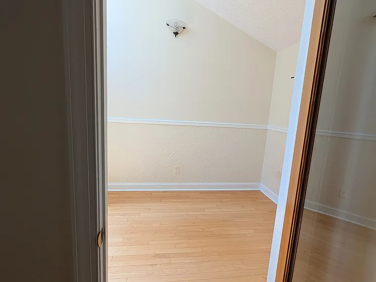 23 Siegtown Rd #7F — Photo 4