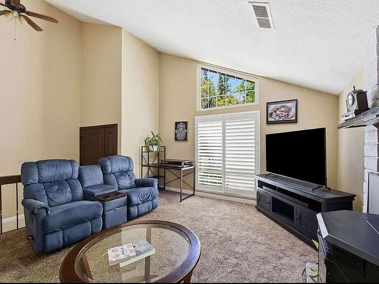 3283 Cambridge Rd — Photo 5