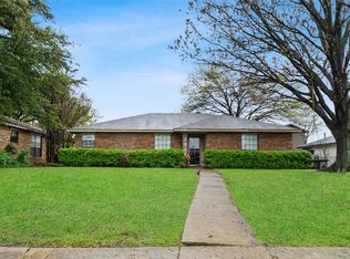 2810 Scottsbluff Dr, Dallas, TX 75228