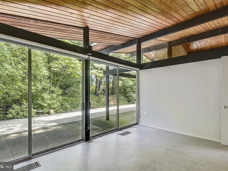 400 W Windsor Ave — Photo 24