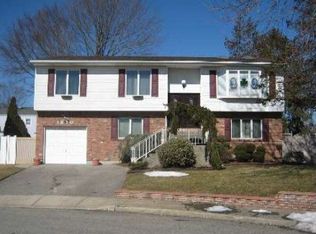 1870 Pappas Ct, Bellmore, NY 11710