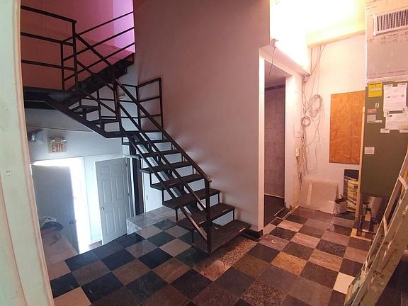 5th image of 6850 NW 77th Ct