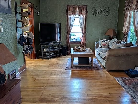 3rd image of 739 N 11th St