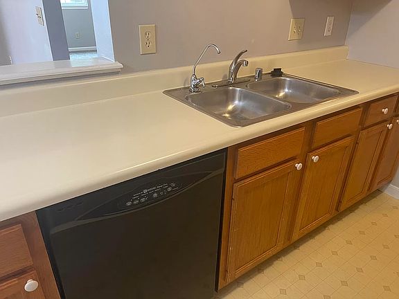 5th image of 10608 Christa Ct Unit 6