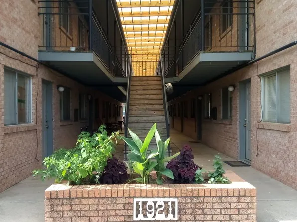 Twin Oaks Apartments, 1921 W Hickory St Building 2, Denton, TX 76201