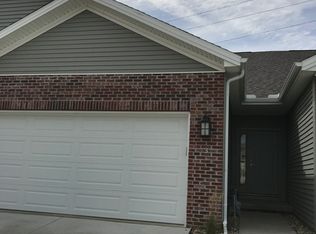 3 Edvardinsh Way, Bloomington, IL 61701