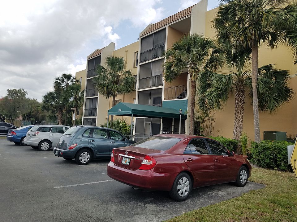 1st image of 8005 Lake Dr APT 307