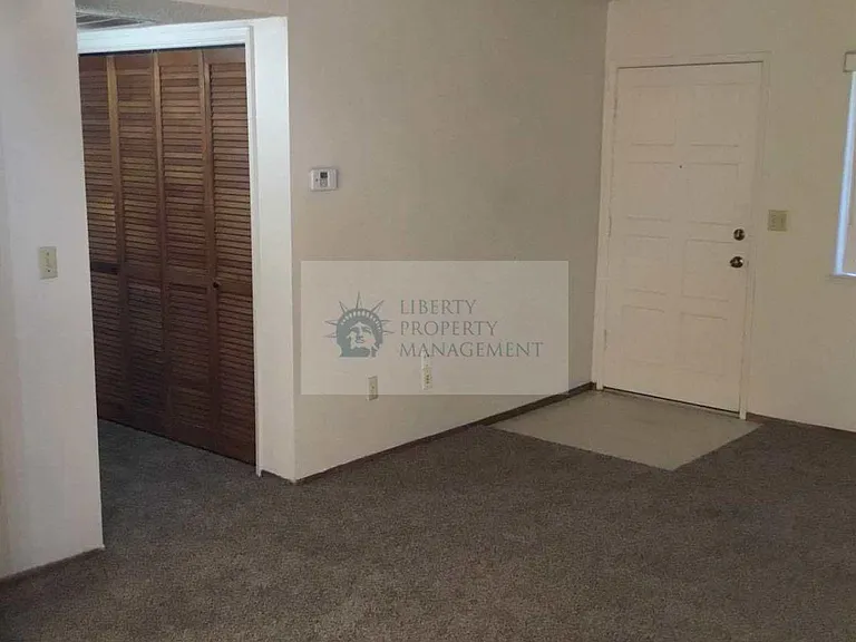 1640 W Rumble Rd #A — Photo 3