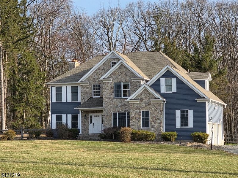 1st image of 93A Bissell Rd