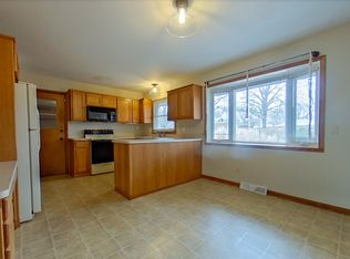 1805 Vaughn Dr, Manhattan, KS 66502