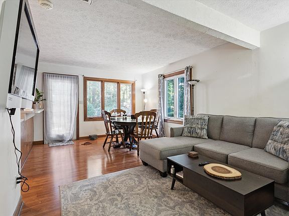 3rd image of 1013 Marlbank Dr #1