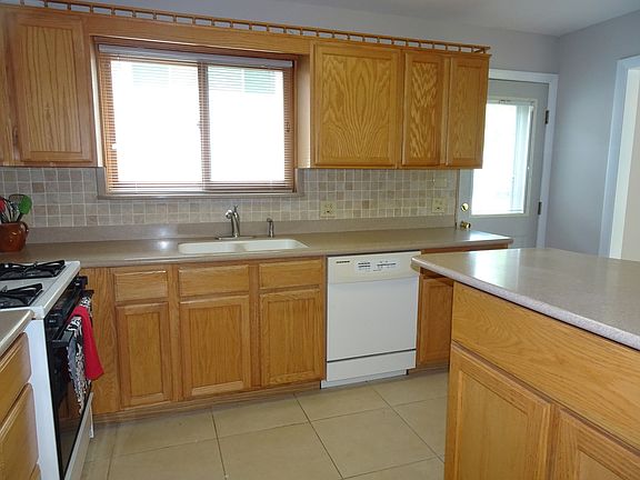 5th image of 341 W Cheryl Ln