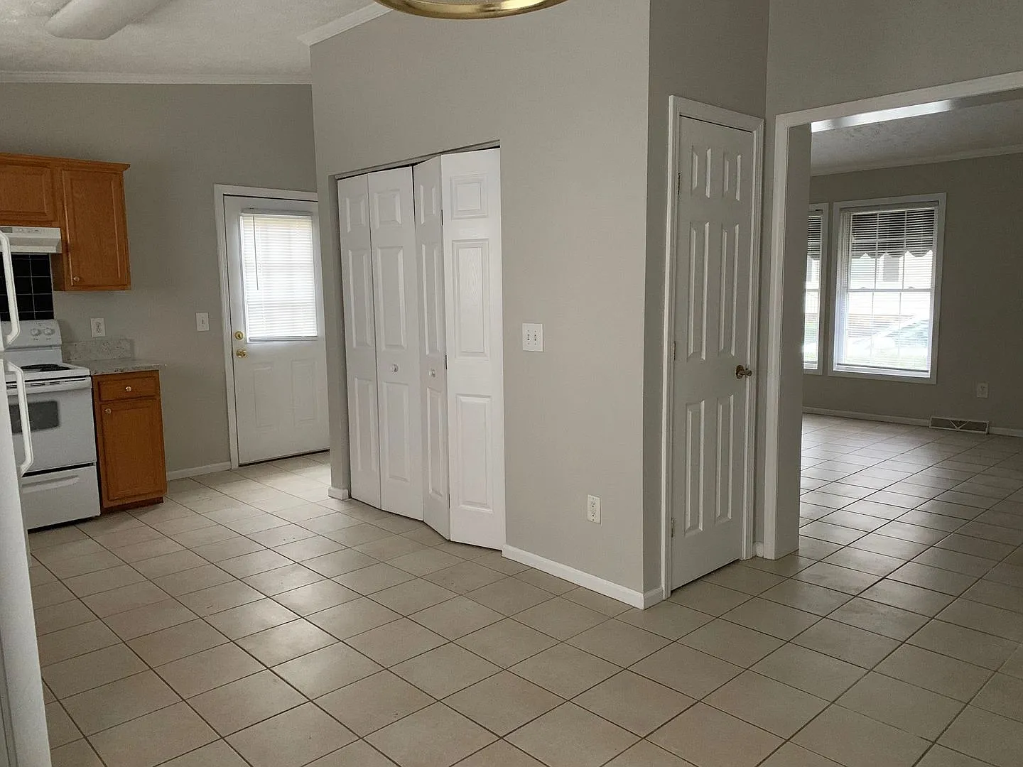 Lovely home in the Haymount Area - Available 9/15/2023 — Photo 4
