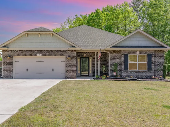 49 Parkside Dr, Lillington, NC 27546