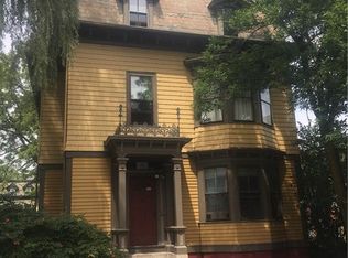 37 Willow St, Providence, RI 02909