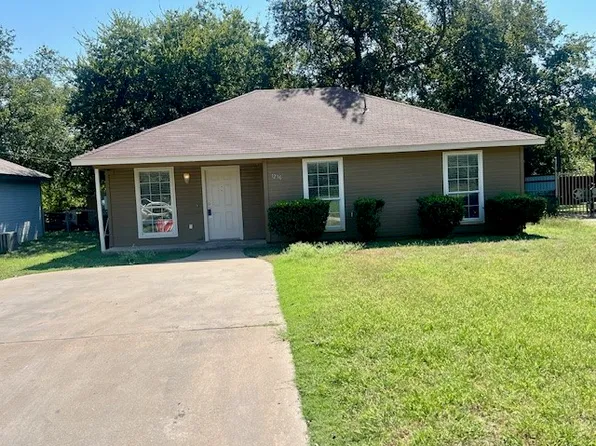 1230 E James St, Cleburne, TX 76031