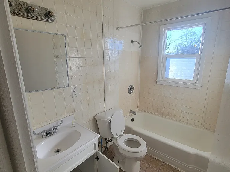 6005 Dickson Rd — Photo 8
