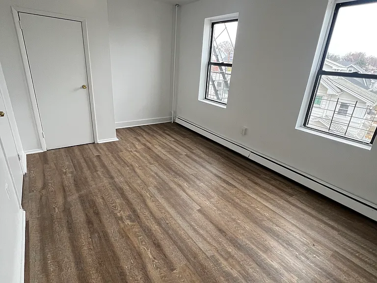 Elmwood Court — Photo 11