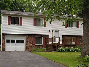 1st image of 10 Evergreen Dr