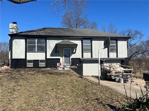 120 Town Court Cir, Platte City, MO 64079