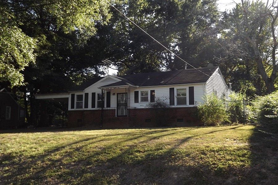 2nd image of 2185 Aberdeen Ave
