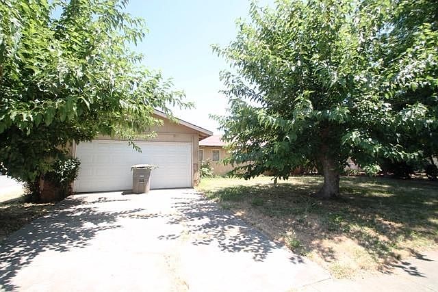 2nd image of 9220 Meadow Grove Dr