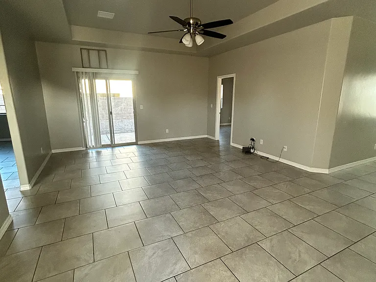 2925 N Central St — Photo 11