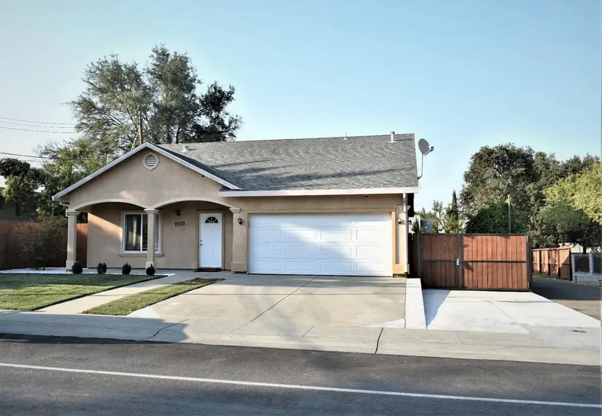 4 bed, 1430 sqft, $3,000 — Photo 1