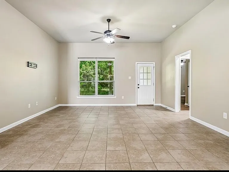 605 Whip St — Photo 4