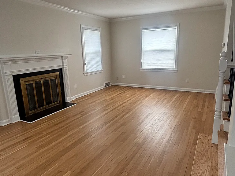 32700 Aurora Rd — Photo 2