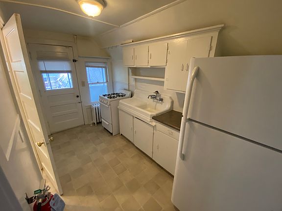 4th image of 57-59 Buell St #59-5
